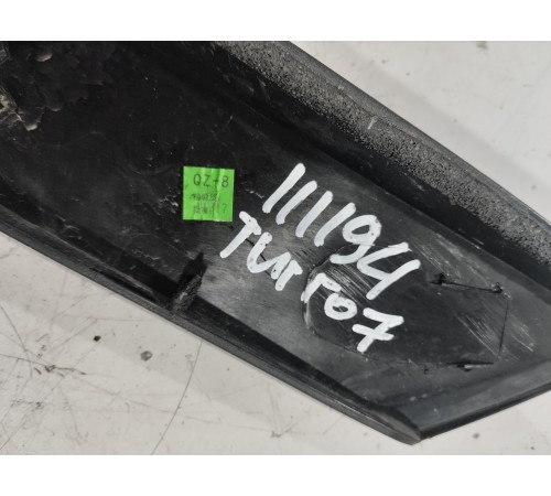 Накладка стойки крышки багажника правая