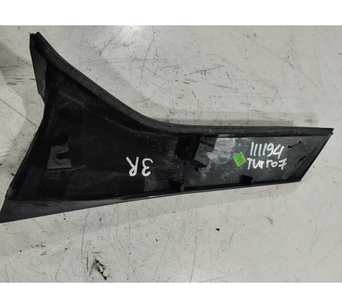 Накладка стойки крышки багажника правая