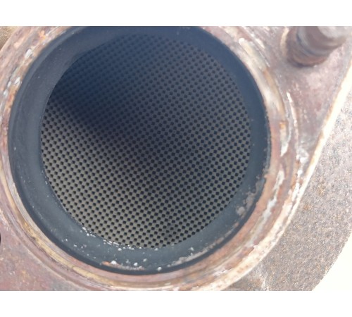 Катализатор с трубой глушителя