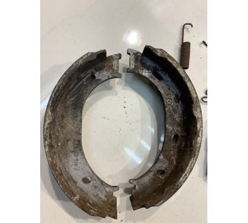 Тормозные колодки (задние)