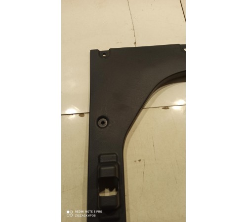 Обшивка багажника левая