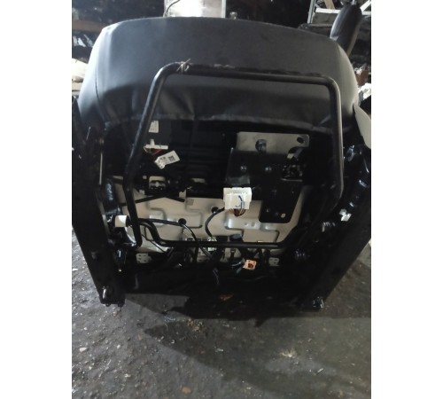 Сиденье переднее левое