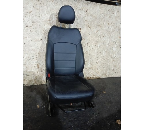 Сиденье переднее левое