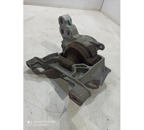 Опора двигателя (кронштейн)правая