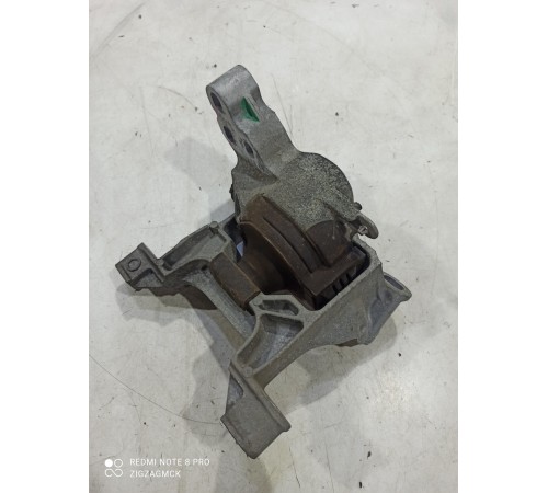 Опора двигателя (кронштейн)правая