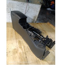 Центральная консоль с подлокотником