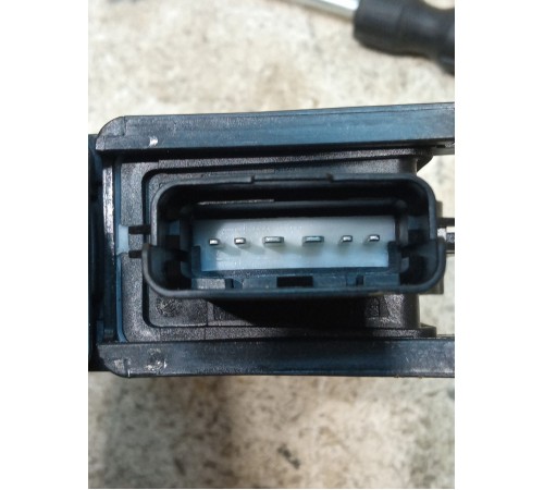 Моторчик стеклоподъемника задний правый