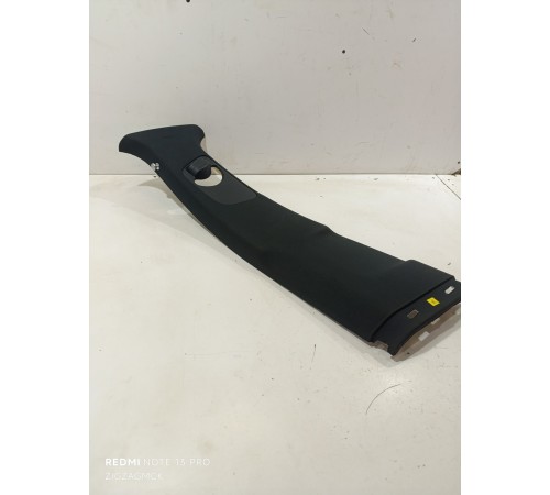 Обшивка центральной стойки верхняя левая