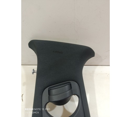 Обшивка центральной стойки верхняя левая