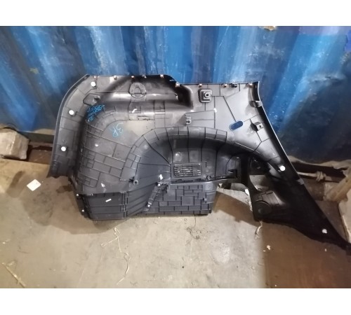 Обшивка багажника правая