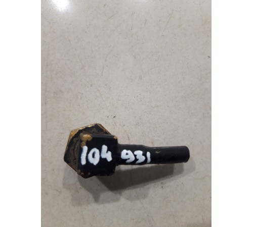 Штуцер клапана аварийного растормаживания верхний