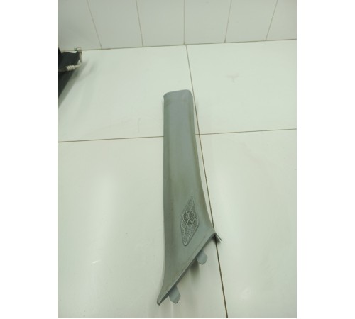 Обшивка стойки лобового стекла правая с динамиком