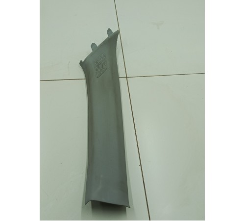 Обшивка стойки лобового стекла правая с динамиком