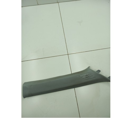 Обшивка стойки лобового стекла правая с динамиком