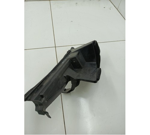 Дефлектор радиатора левый