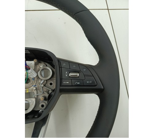 Рулевое колесо в сборе с многофункциональными кнопками