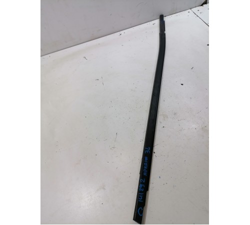 Уплотнитель стекла задний левый