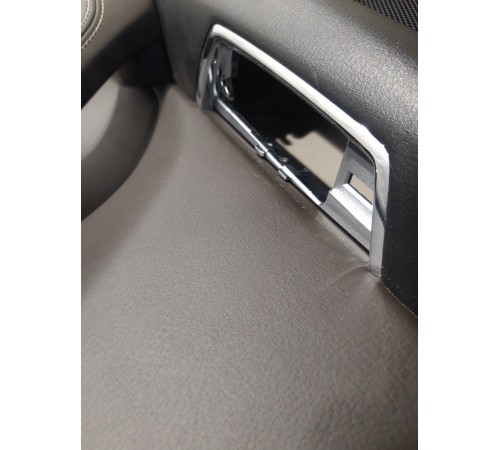 Обшивка двери (задняя, правая)