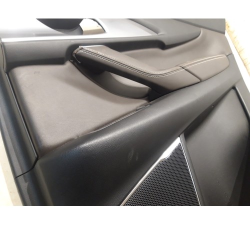 Обшивка двери (задняя, правая)