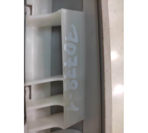 Обшивка центральной стойки (верхняя левая)