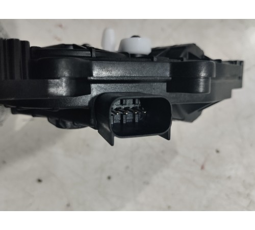 Моторчик доводчика крышки багажника