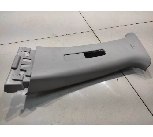 Обшивка центральной стойки (верхняя левая)