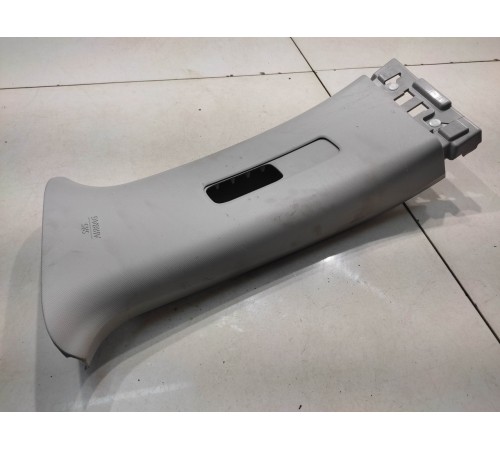 Обшивка центральной стойки (верхняя левая)