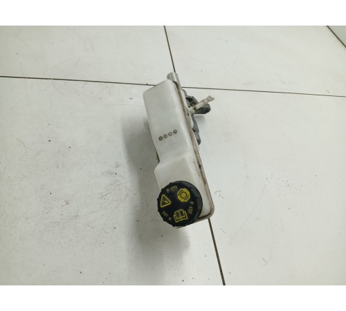 Главный тормозной цилиндр в сборе