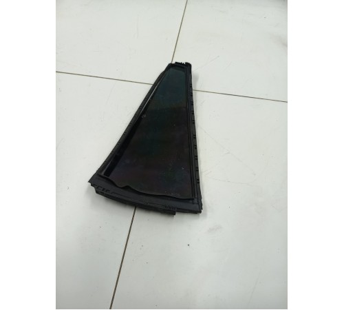 Стекло заднее правое