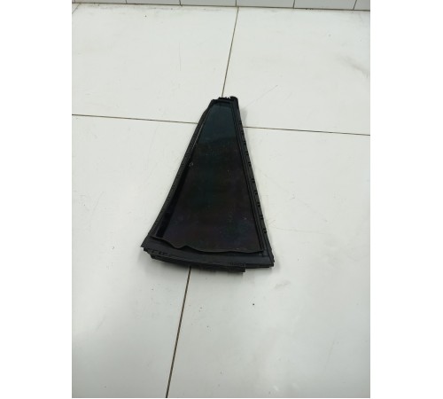 Стекло заднее правое