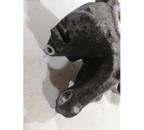 Поворотный кулак,задний левый