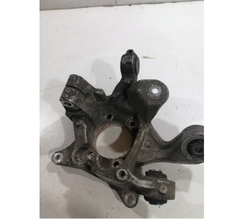 Поворотный кулак,задний левый