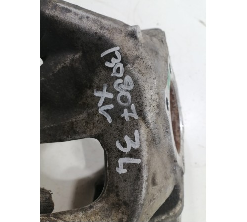 Поворотный кулак,задний левый