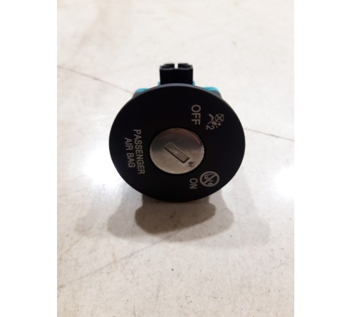 Замок отключения подушек безопасности торпедо