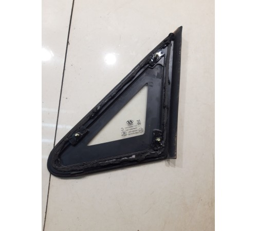 Глухое стекло (переднее, правое)