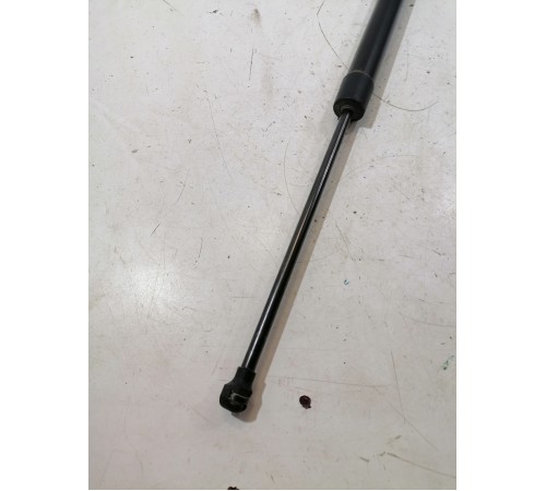 Амортизатор крышки багажника правый