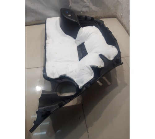 Обшивка багажника (правая)