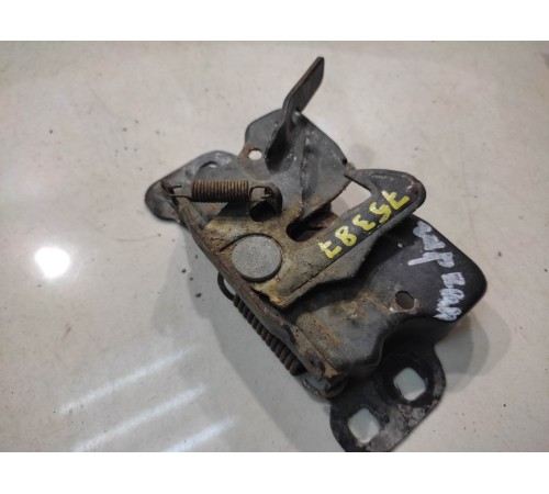 Замок капота