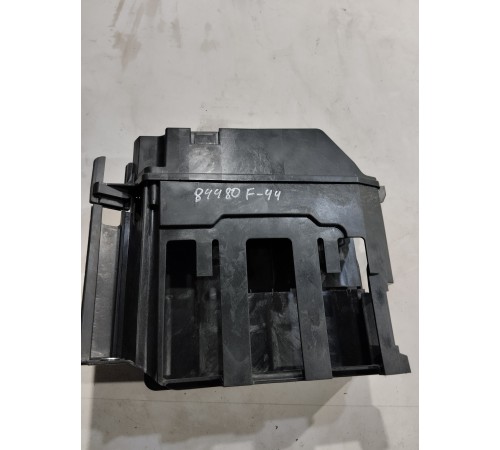 Кронштейн(крепление) блока управления двигателем