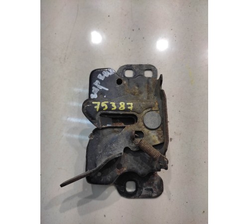 Замок капота