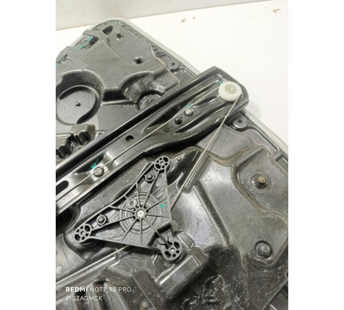 Стеклоподьемник задний правый с моторчиком