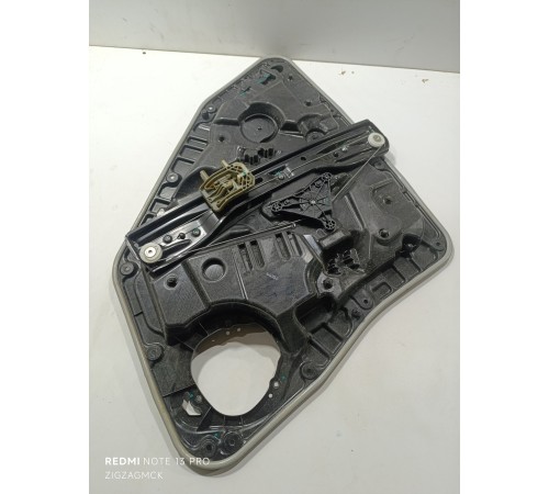 Стеклоподьемник задний правый с моторчиком