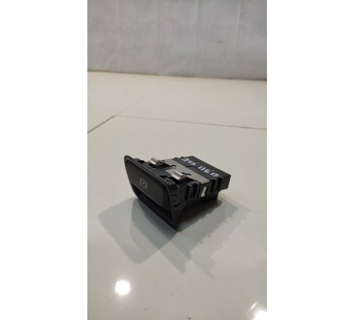 Кнопка стояночного тормоза