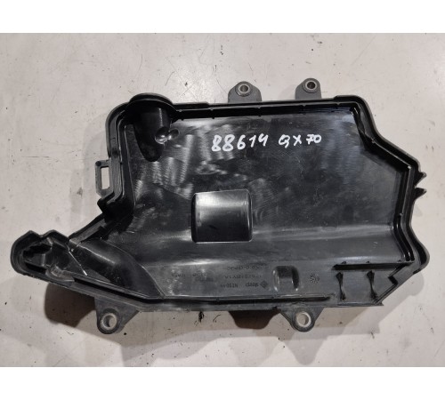 Накладка моторного отсека