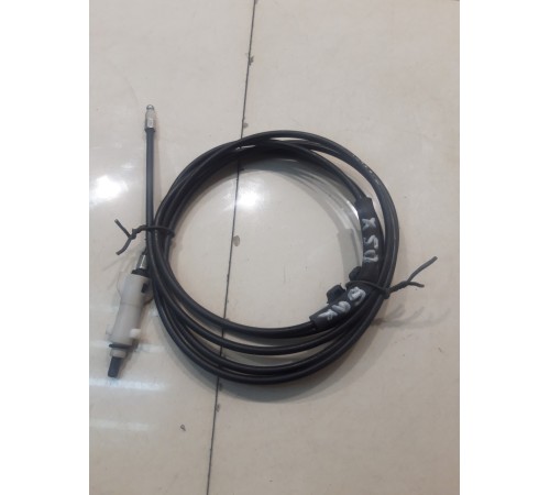 Трос открывания лючка бензобака