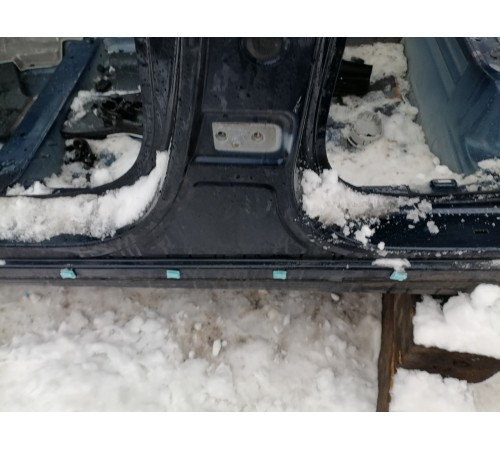 Порог со стойкой левый