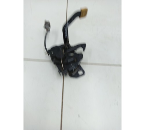 Замок капота