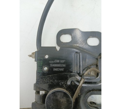 Замок капота