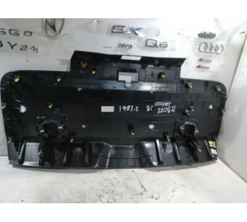 Обшивка двери крышки багажника