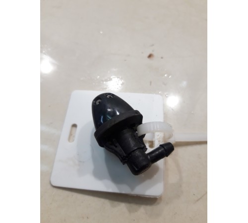 Форсунка омывателя двери багажника